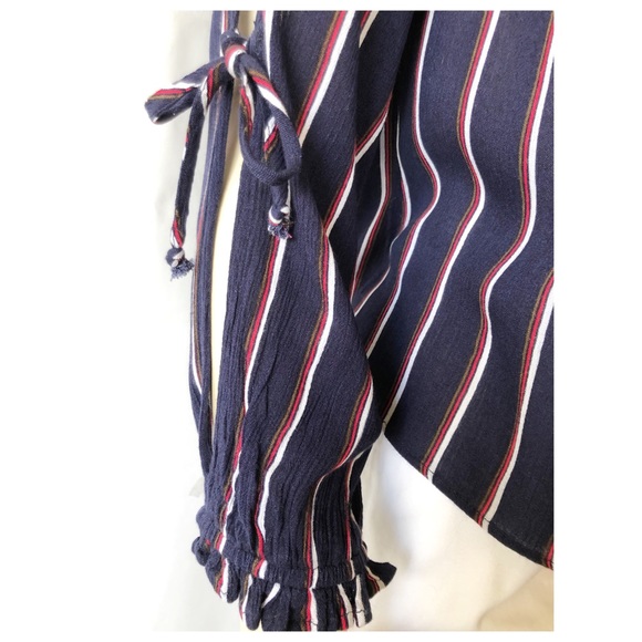 Guess ♥️ Off/Cold Shoulder Striped Blouse - Picture 6 of 10